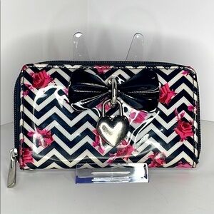 Claire's Black and Pink Chevron Wallet with Bow 5.5”X3.5”
